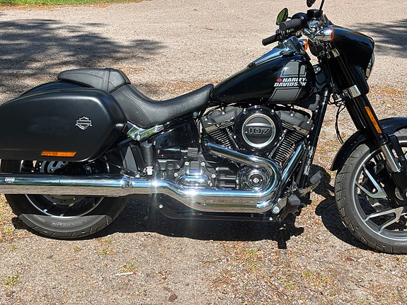Harley-Davidson Sportglide 2 of 2