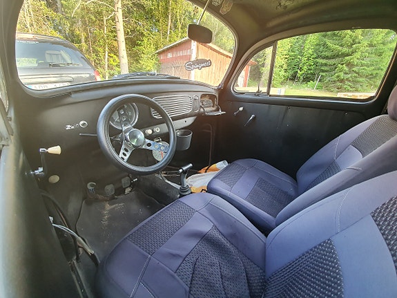 Volkswagen 1500 2 of 4