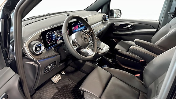 Mercedes-Benz V300 d 7 of 9