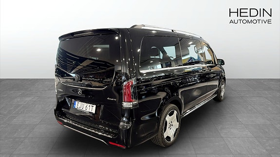 Mercedes-Benz V300 d 3 of 5