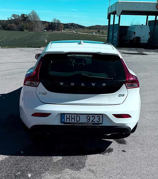 Volvo V40 8 of 20