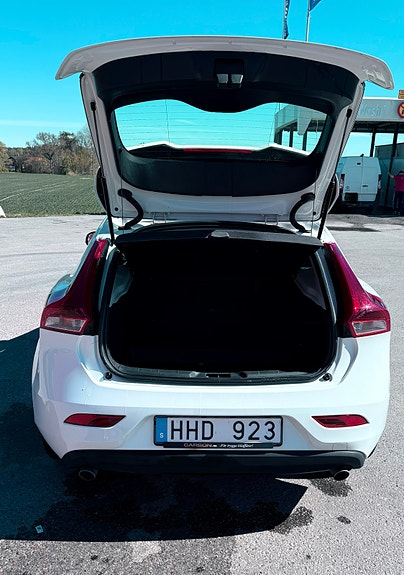 Volvo V40 9 of 20