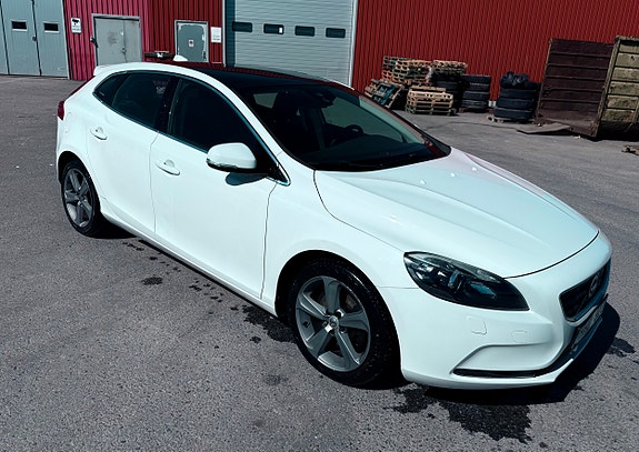 Volvo V40 4 of 20