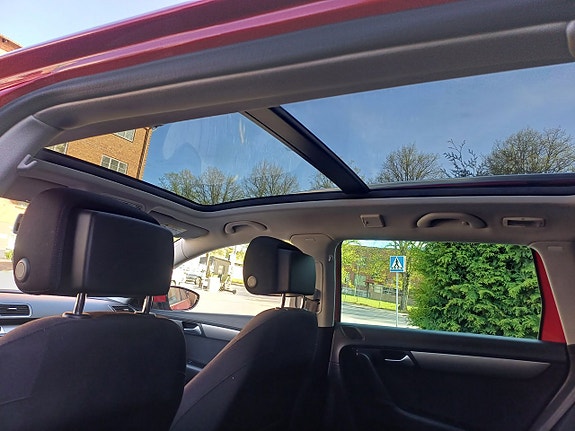 Volkswagen Passat 10 of 27