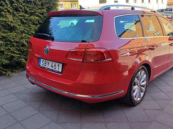 Volkswagen Passat 25 of 27