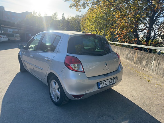 Renault Clio 2 of 4