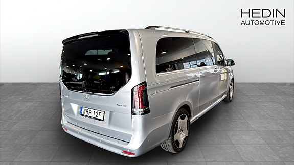 Mercedes-Benz V300 d 3 of 5