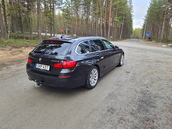 BMW 520d 4 of 5