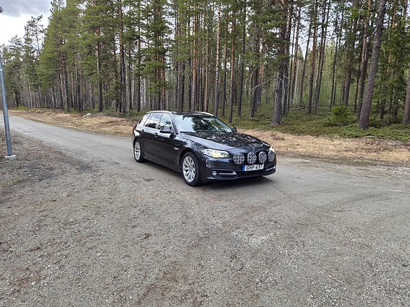 BMW 520d 2 of 5