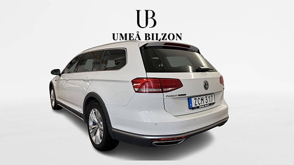 Volkswagen Passat Alltrack 3 of 5
