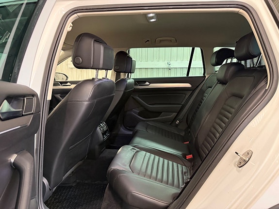 Volkswagen Passat Alltrack 6 of 9