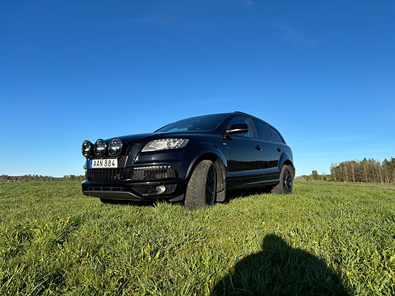 Audi Q7 3 of 5