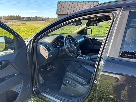 Audi Q7 4 of 5