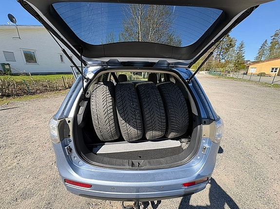 Mitsubishi Outlander 3 of 5
