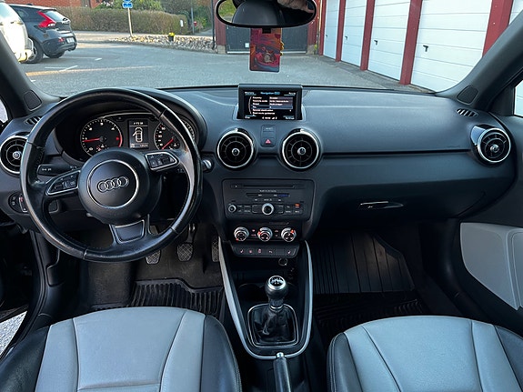 Audi A1 4 of 5