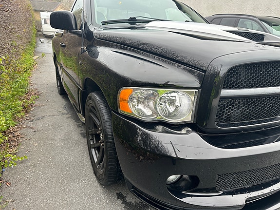 Dodge RAM SRT-10 2 of 6