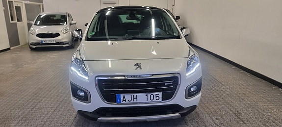 Peugeot 3008 2 of 5