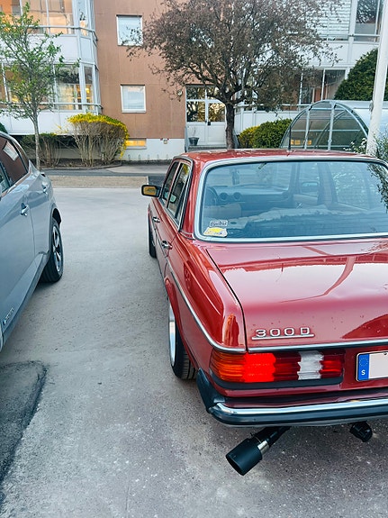 Mercedes-Benz 300 D 11 of 16