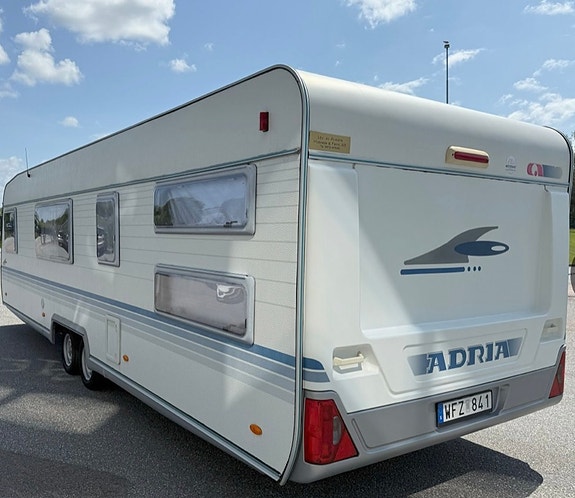 Adria 743 UNICA UK Classic barnkammare 2 of 11