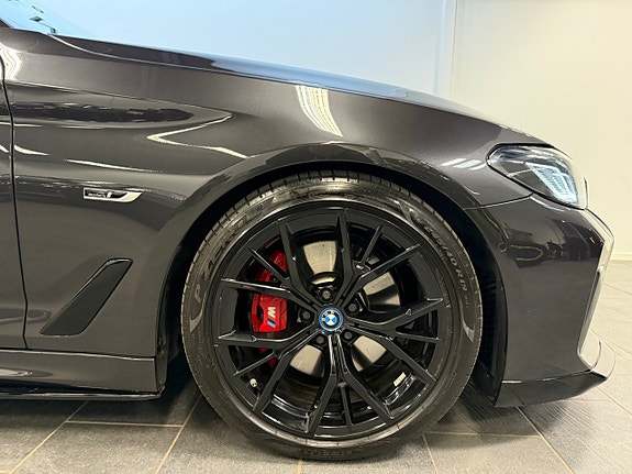 BMW 530e 4 of 5