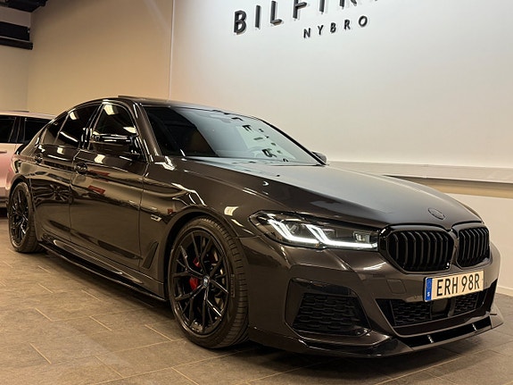 BMW 530e 2 of 5