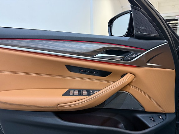 BMW 530e 12 of 26