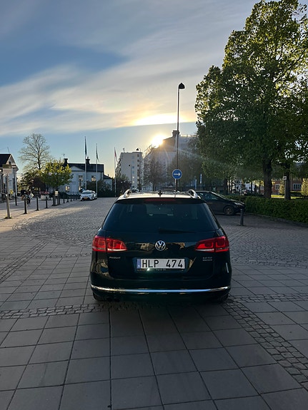Volkswagen Passat 4 of 13
