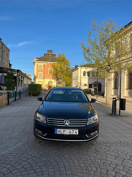 Volkswagen Passat 3 of 13