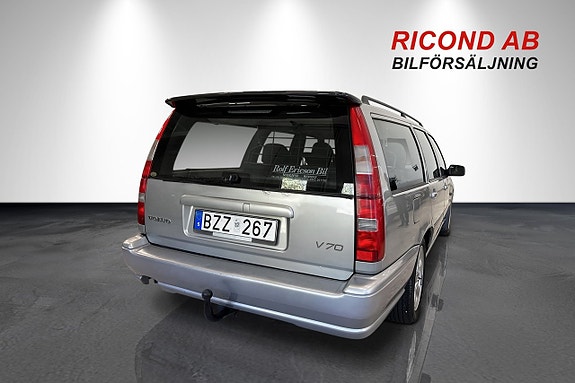 Volvo V70 7 of 13