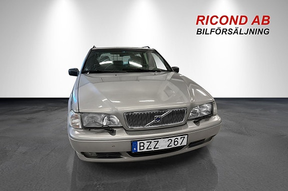 Volvo V70 6 of 13