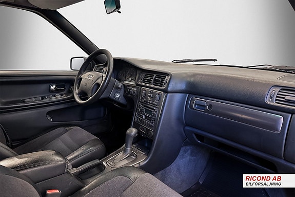 Volvo V70 9 of 13