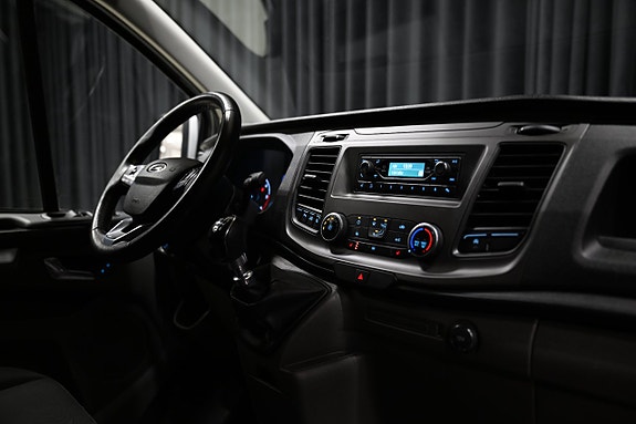 Ford Transit Custom 28 of 29