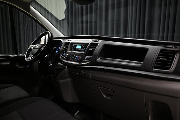 Ford Transit Custom 27 of 29