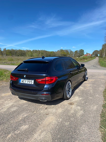 BMW 520d 3 of 5