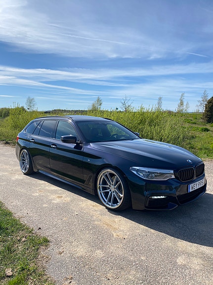 BMW 520d 2 of 5