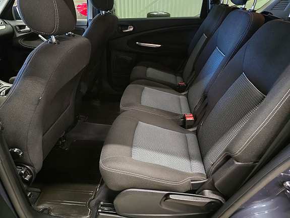 Ford S-MAX 17 of 22