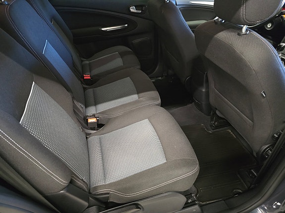 Ford S-MAX 18 of 22