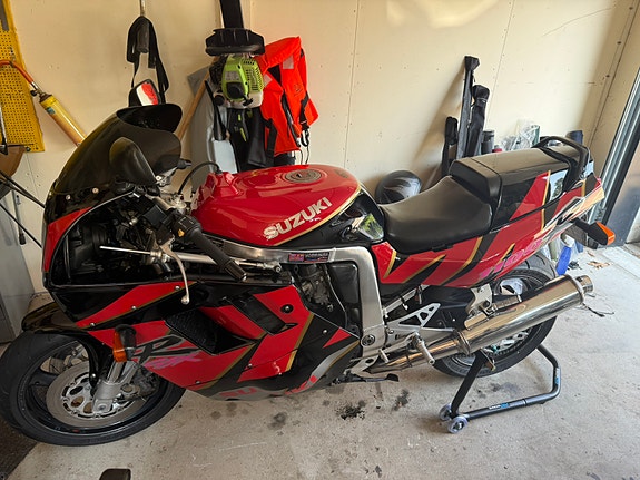 Suzuki Gsxr 1100 4 of 6