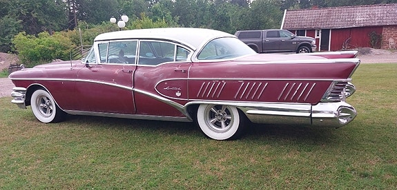 Buick Riviera 2 of 5