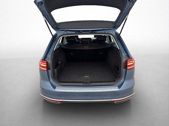 Volkswagen Passat Alltrack 15 of 28