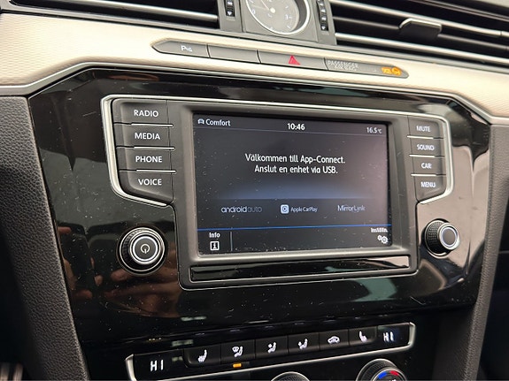 Volkswagen Passat Alltrack 27 of 28