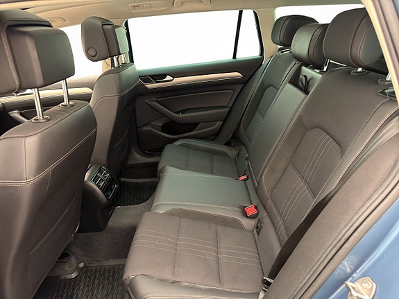 Volkswagen Passat Alltrack 16 of 28