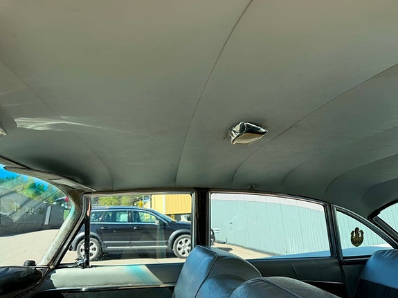 Chrysler New Yorker 21 of 26