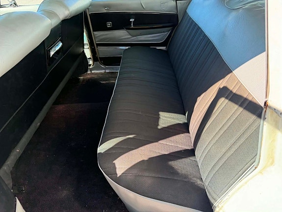 Chrysler New Yorker 12 of 26