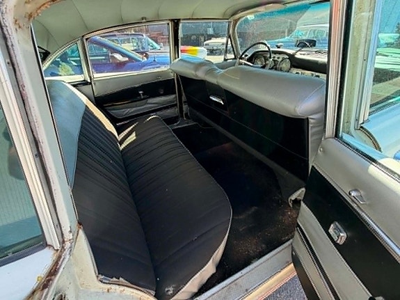 Chrysler New Yorker 18 of 26