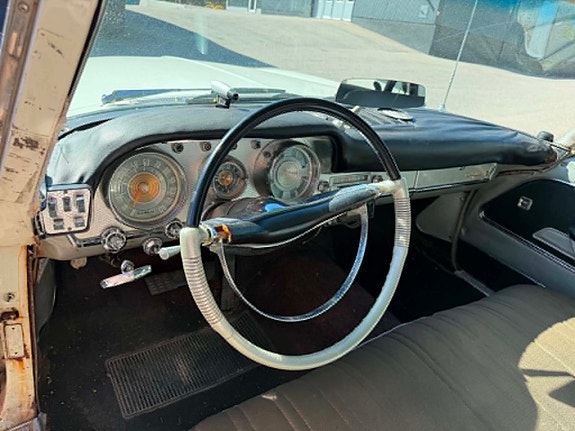 Chrysler New Yorker 13 of 26