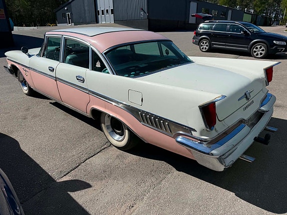 Chrysler New Yorker 10 of 26