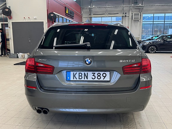 BMW 520d 4 of 5