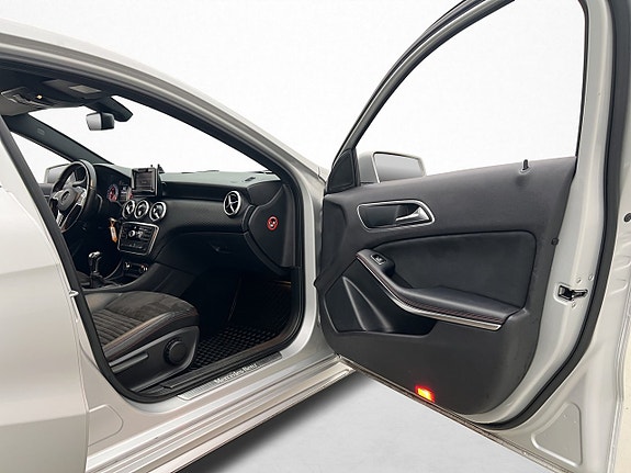 Mercedes-Benz A200 22 of 29