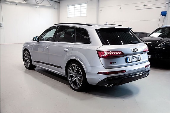 Audi SQ7 4 of 5